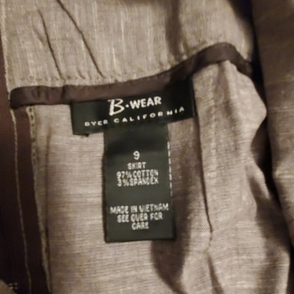 Skirt - Picture 3 of 3